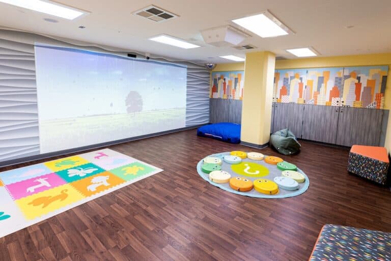 Mario Lemieux Foundation Opens First Austin’s Playroom at UPMC Western