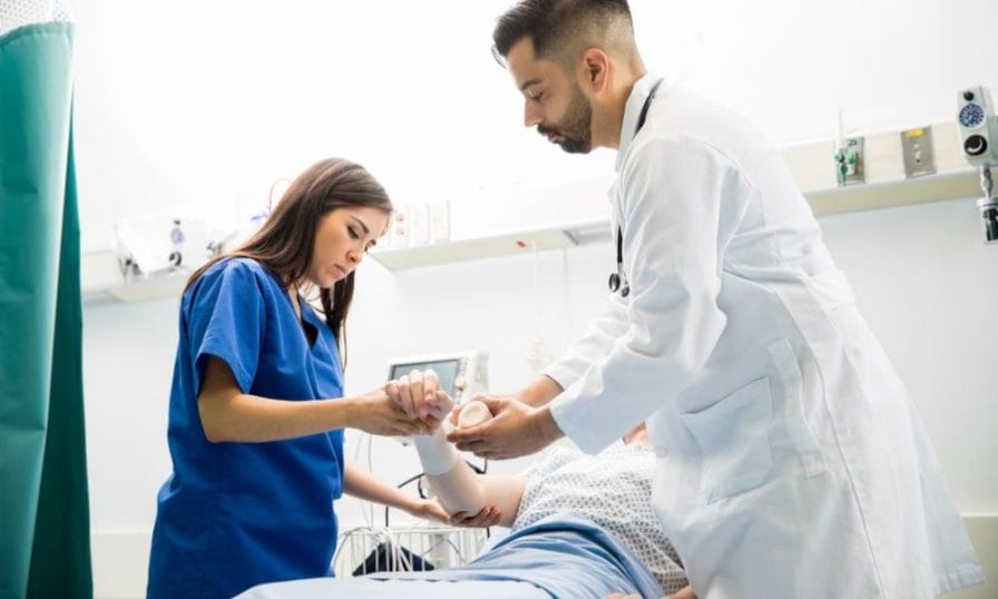 What You Need To Know About Becoming an ER Nurse